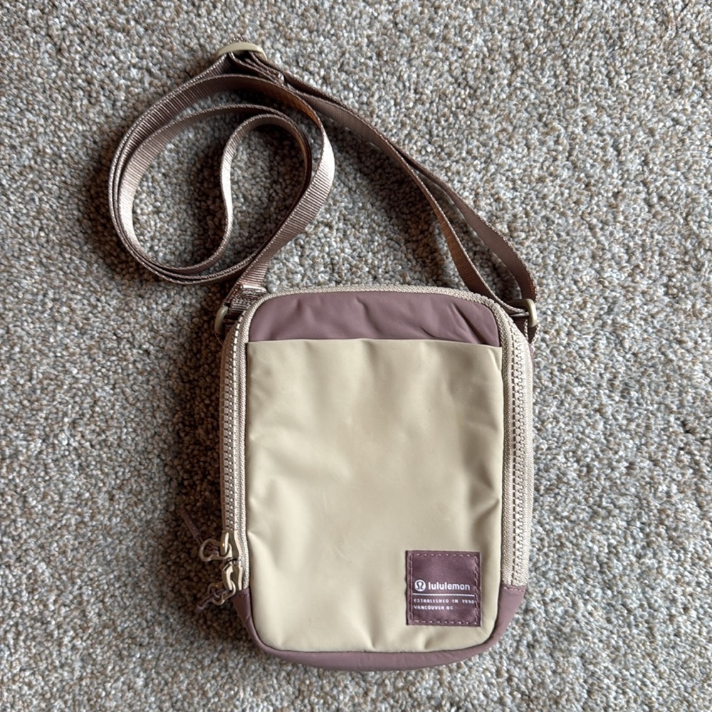 lululemon athletica Belt Bag